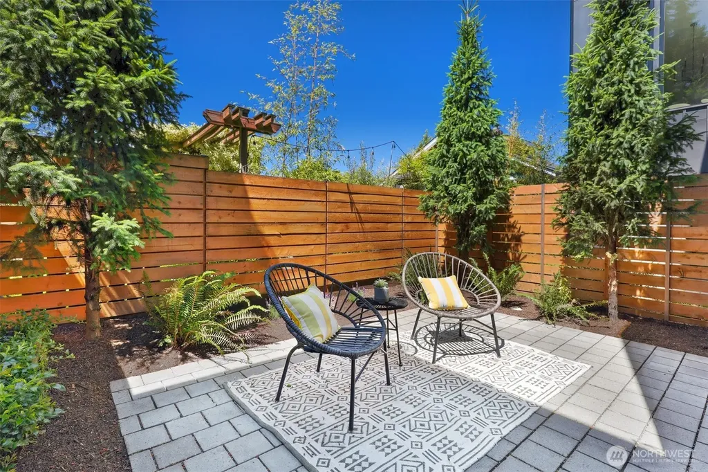 527 NE 89th Street Seattle WA 98115