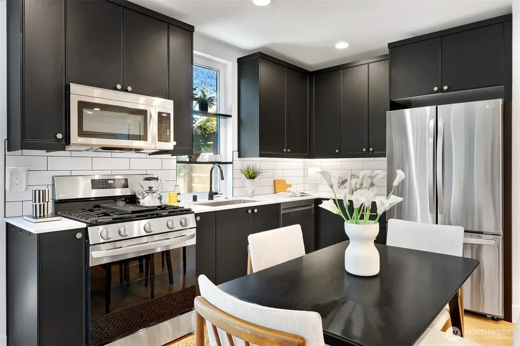 527 NE 89th Street Seattle WA 98115