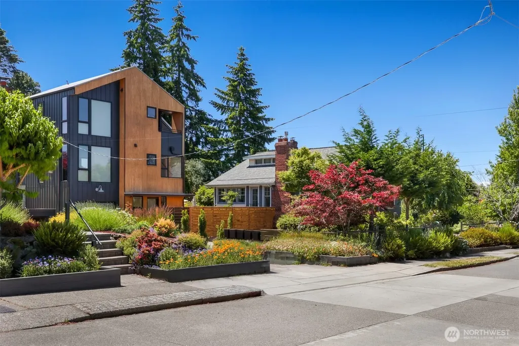 527 NE 89th Street Seattle WA 98115
