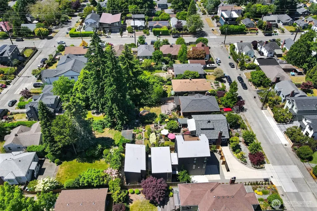 527 NE 89th Street Seattle WA 98115