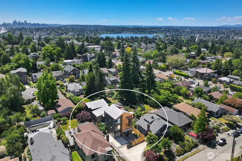 527 NE 89th Street Seattle WA 98115