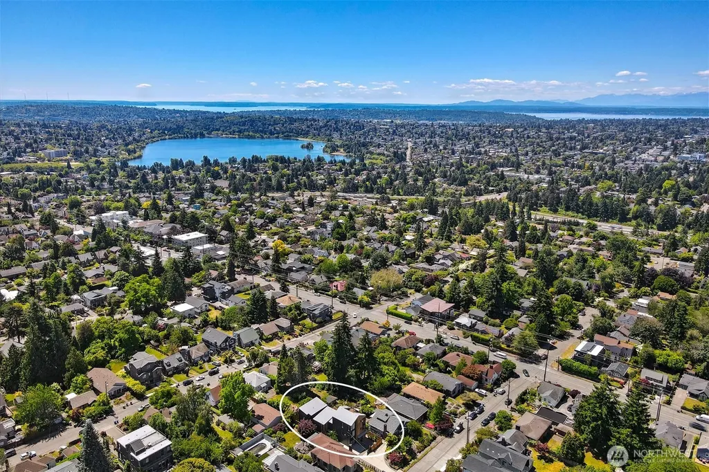 527 NE 89th Street Seattle WA 98115