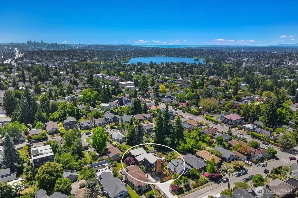 527 NE 89th Street Seattle WA 98115