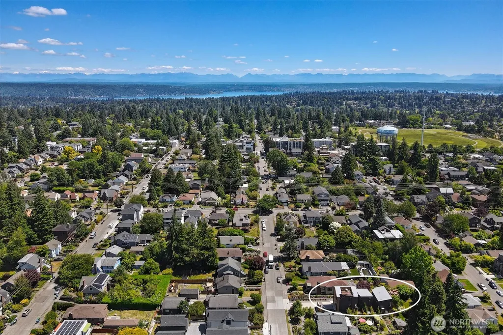527 NE 89th Street Seattle WA 98115