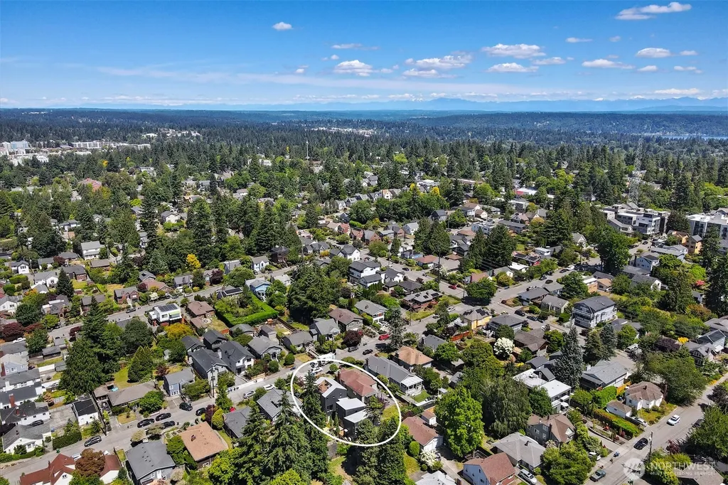527 NE 89th Street Seattle WA 98115