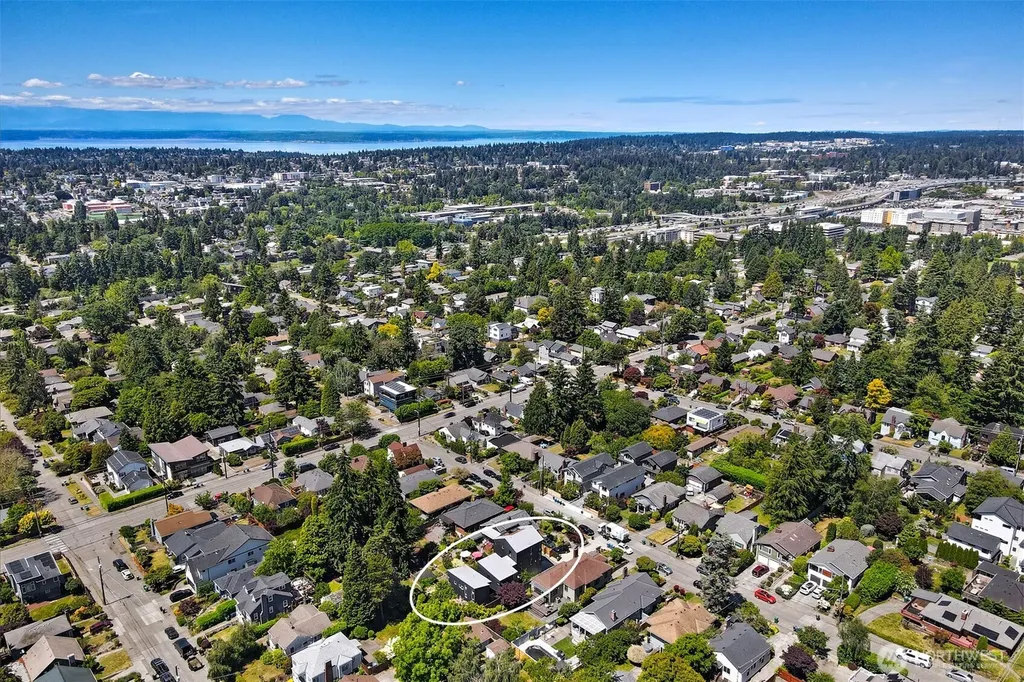 527 NE 89th Street Seattle WA 98115