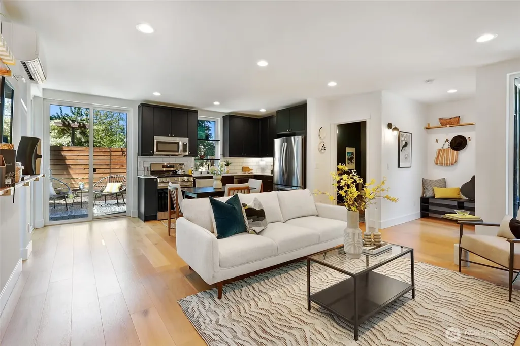 527 NE 89th Street Seattle WA 98115