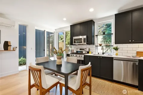 527 NE 89th Street Seattle WA 98115