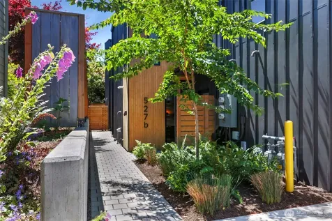 527 NE 89th Street Seattle WA 98115