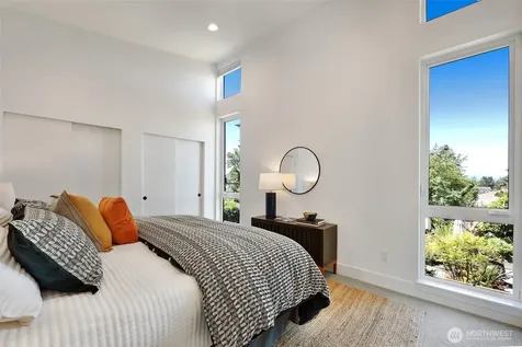 527 NE 89th Street Seattle WA 98115
