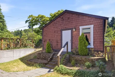 5804 17th Avenue S Seattle WA 98108