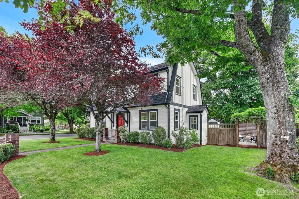7876 Maple Avenue SE Snoqualmie WA 98065