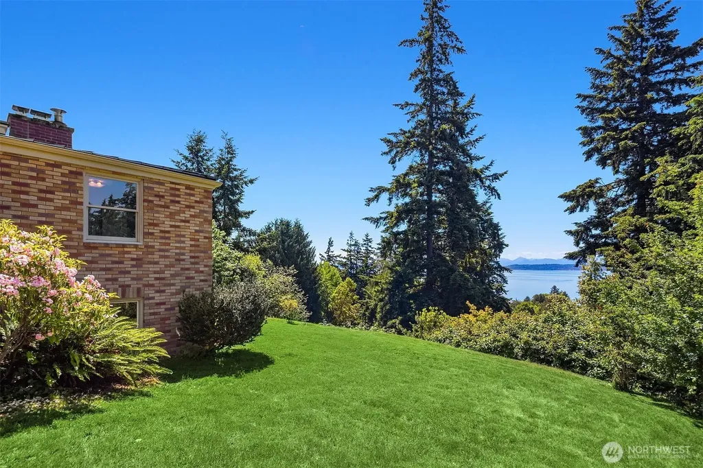 9421 190th Place SW Edmonds WA 98020
