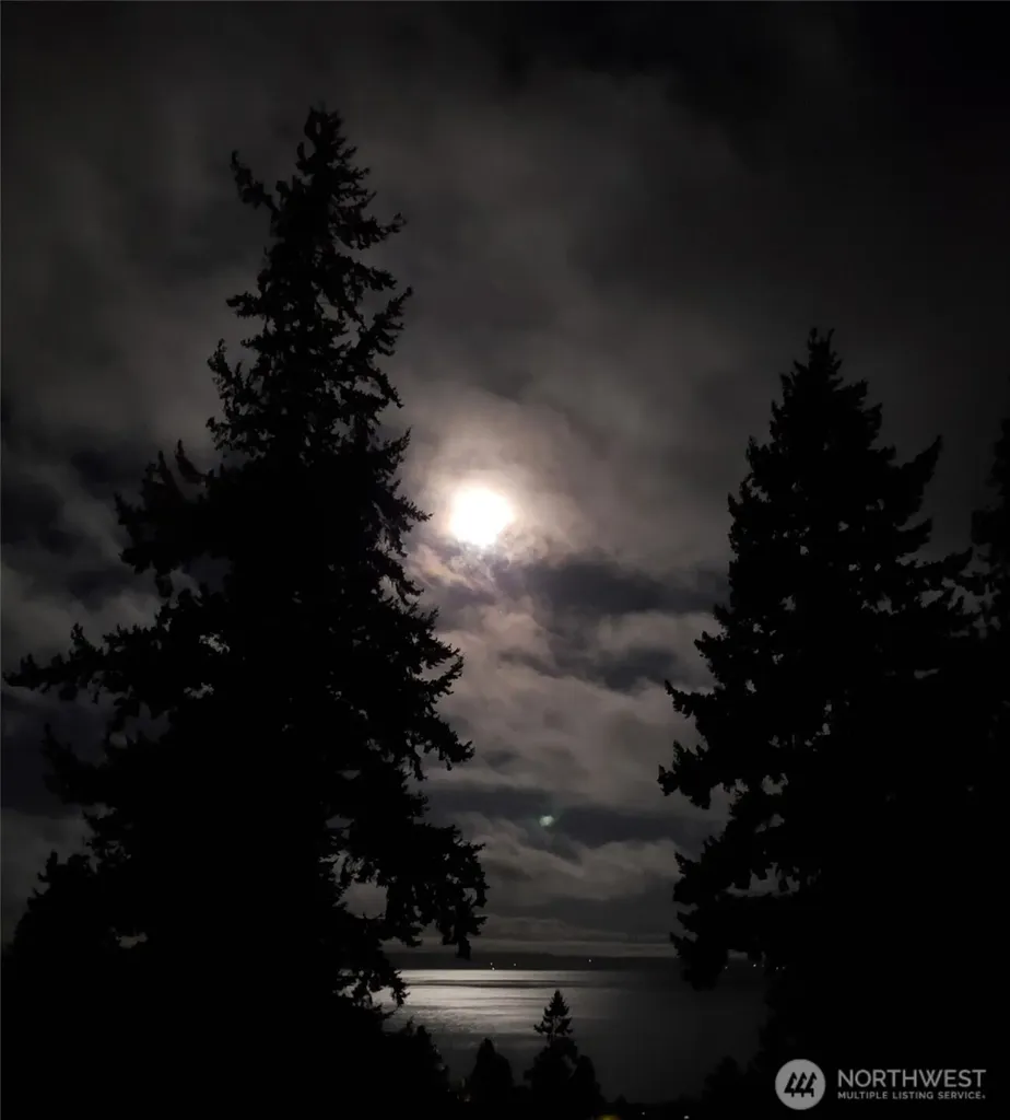 9421 190th Place SW Edmonds WA 98020