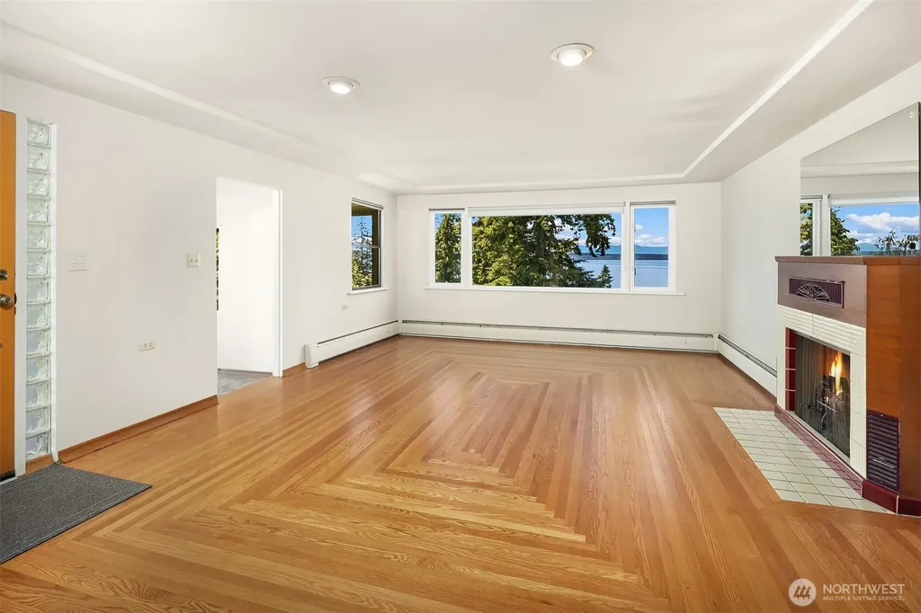9421 190th Place SW Edmonds WA 98020