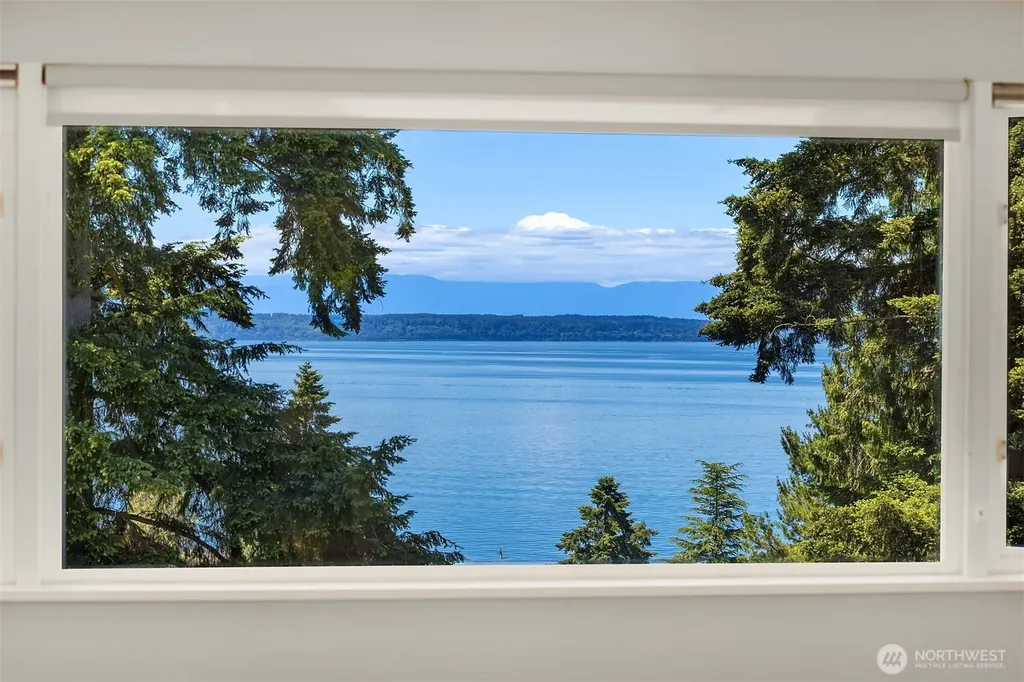 9421 190th Place SW Edmonds WA 98020