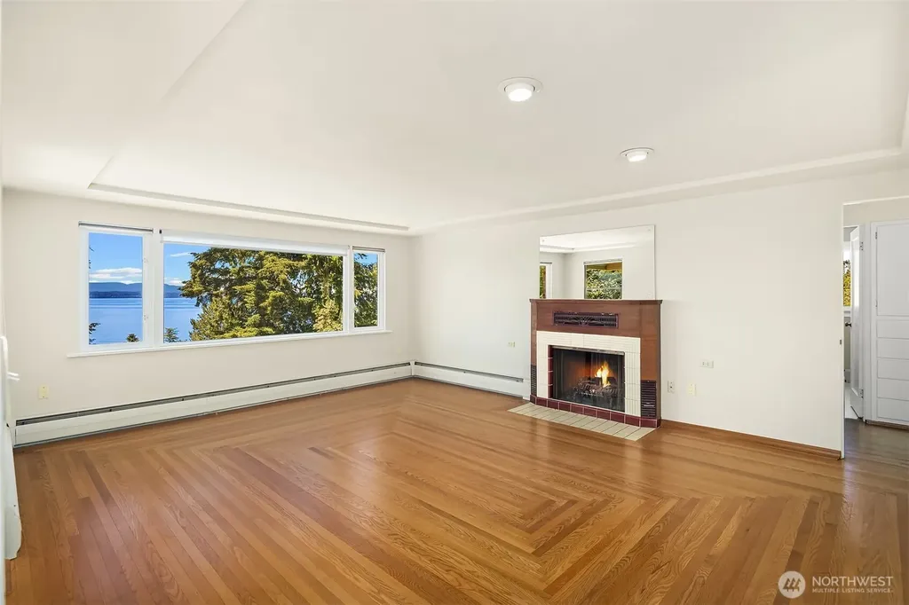 9421 190th Place SW Edmonds WA 98020
