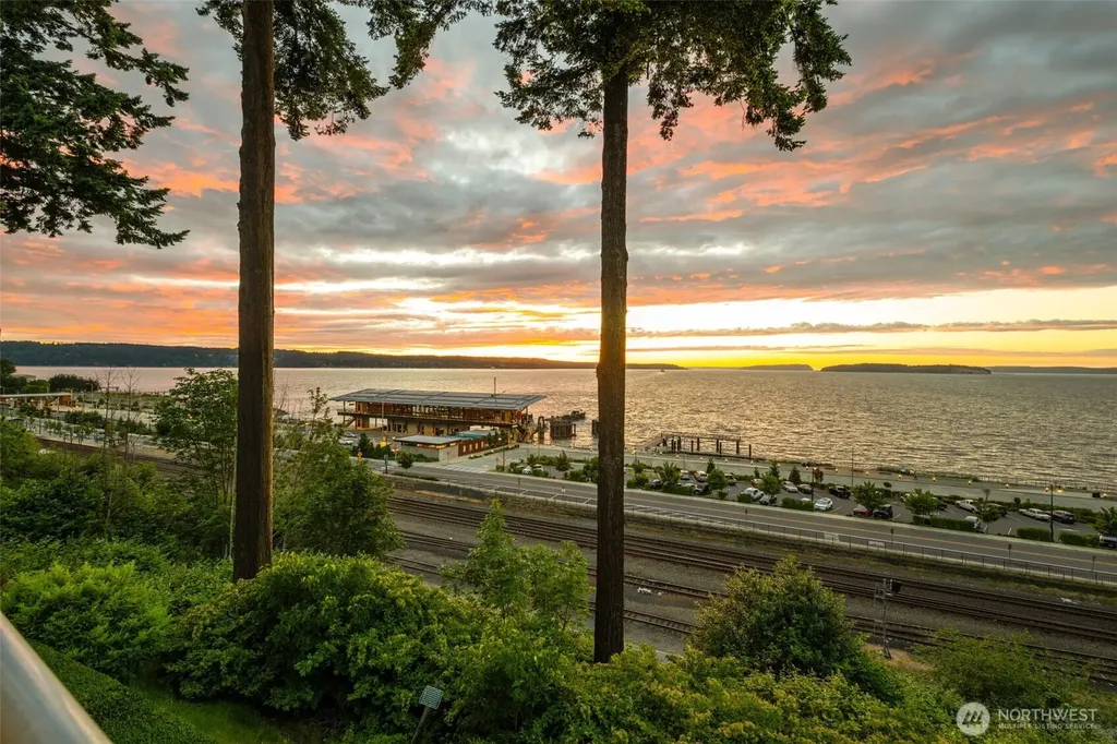 1124 2nd Street Mukilteo WA 98275