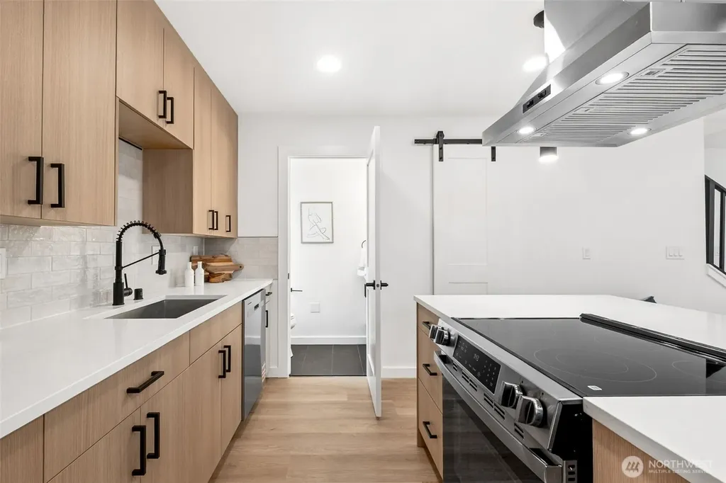 4004 Courtland Place S Seattle WA 98118