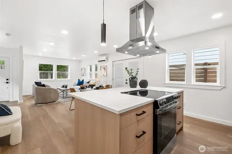 4004 Courtland Place S Seattle WA 98118