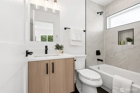 4004 Courtland Place S Seattle WA 98118