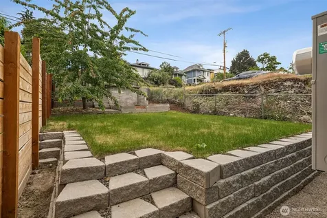 4004 Courtland Place S Seattle WA 98118