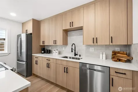4004 Courtland Place S Seattle WA 98118