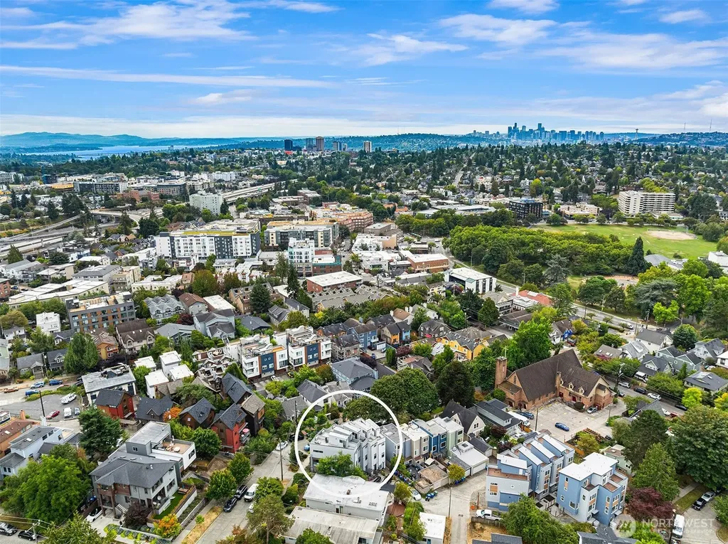 7439 Latona Avenue NE Seattle WA 98115