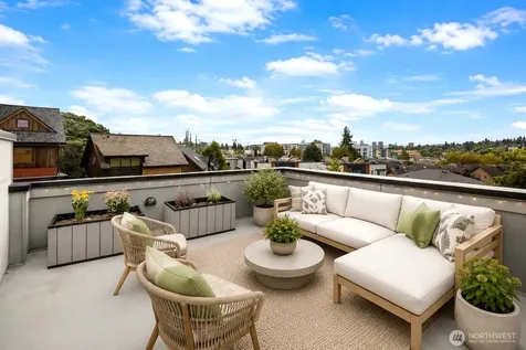 7439 Latona Avenue NE Seattle WA 98115