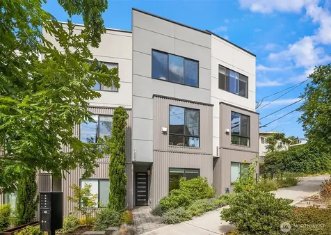 7439 Latona Avenue NE Seattle WA 98115