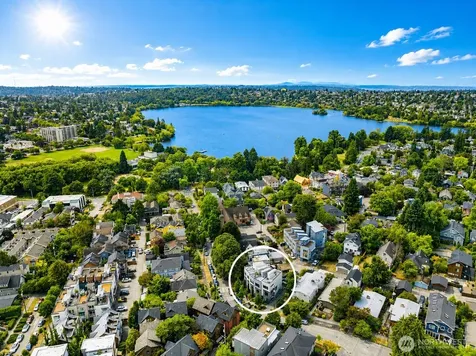 7439 Latona Avenue NE Seattle WA 98115