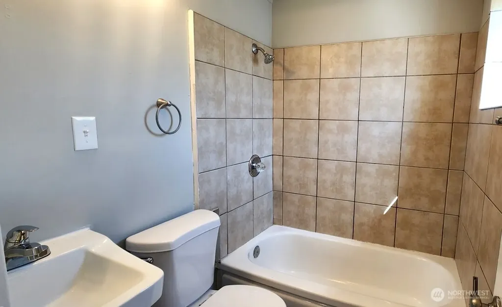 124 W Shoshone Street Pasco WA 99301