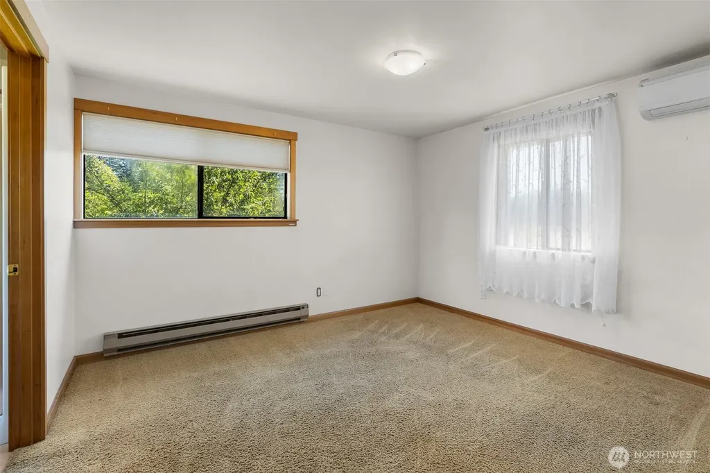 10407 133rd Avenue SE Rainier WA 98576