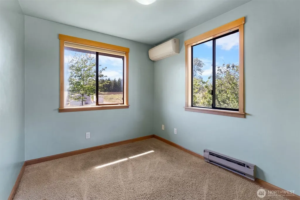 10407 133rd Avenue SE Rainier WA 98576