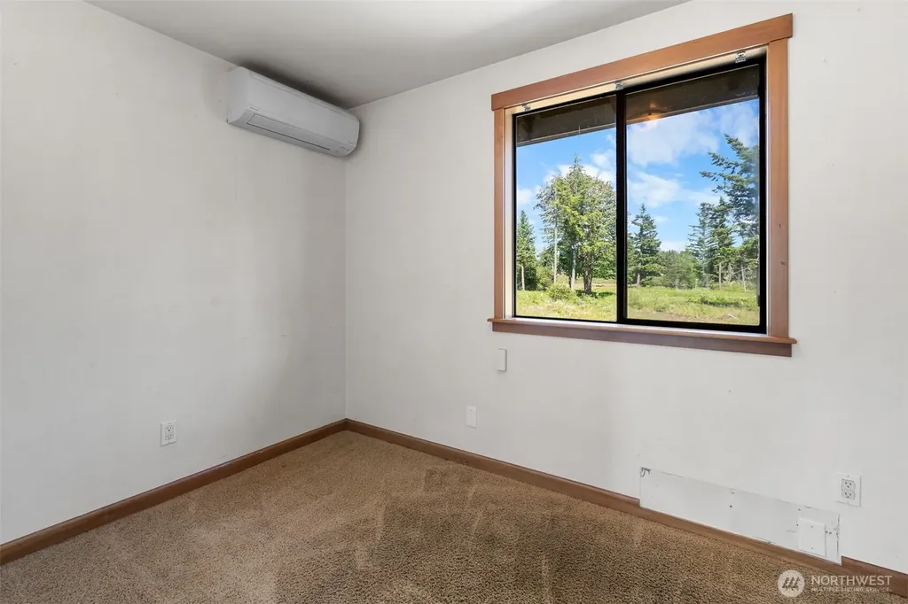 10407 133rd Avenue SE Rainier WA 98576