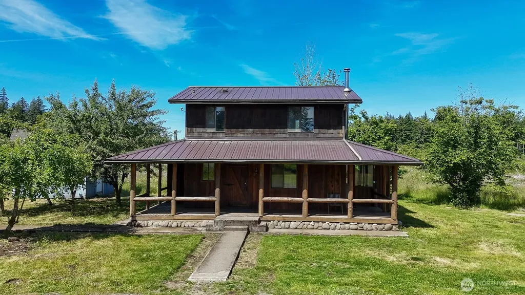 10407 133rd Avenue SE Rainier WA 98576