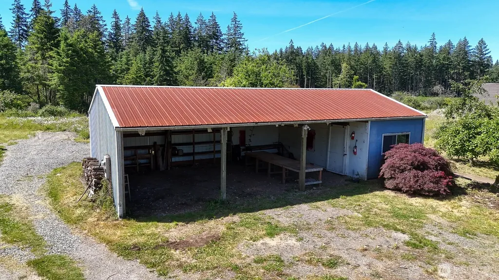 10407 133rd Avenue SE Rainier WA 98576