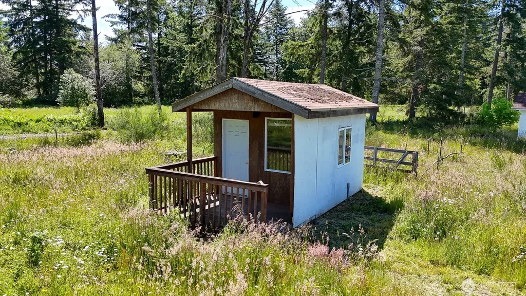 10407 133rd Avenue SE Rainier WA 98576