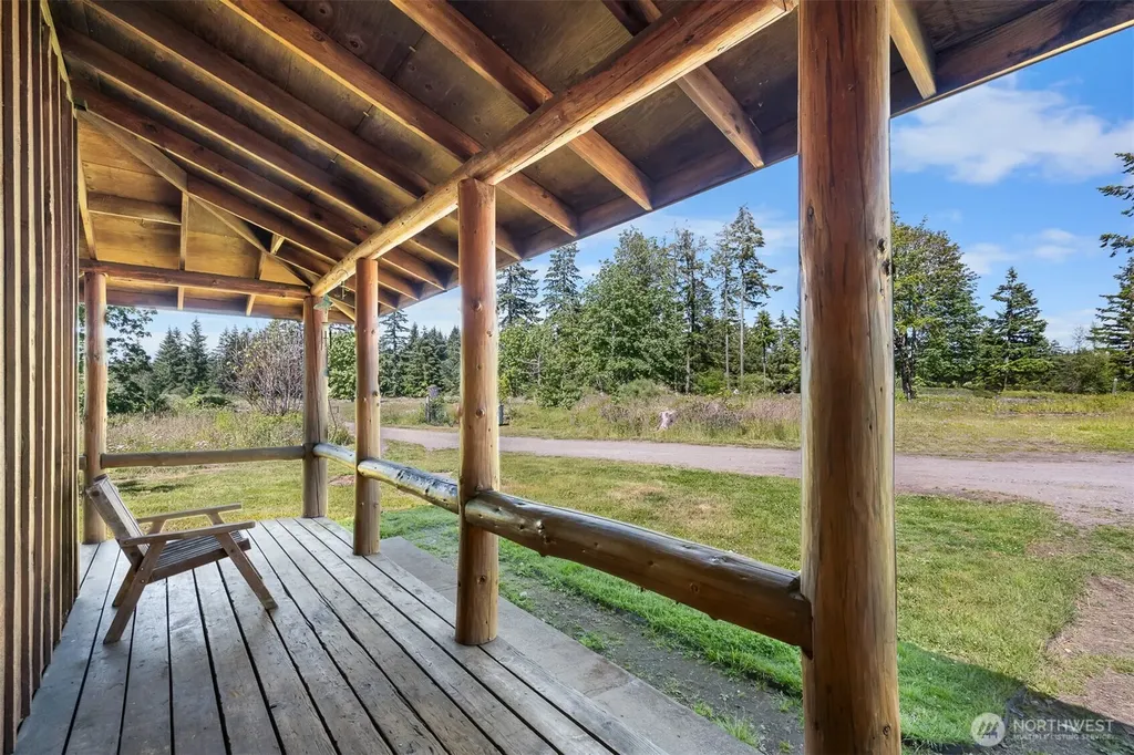 10407 133rd Avenue SE Rainier WA 98576