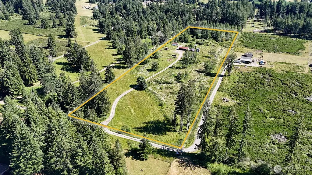 10407 133rd Avenue SE Rainier WA 98576