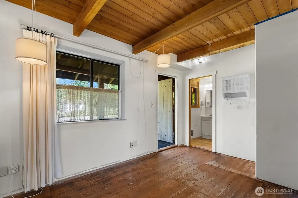 10407 133rd Avenue SE Rainier WA 98576