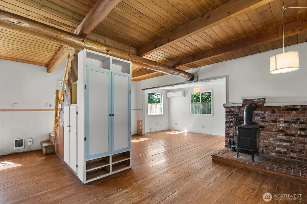 10407 133rd Avenue SE Rainier WA 98576