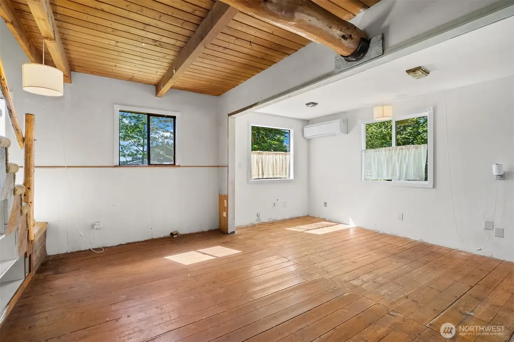 10407 133rd Avenue SE Rainier WA 98576