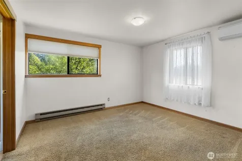 10407 133rd Avenue SE Rainier WA 98576