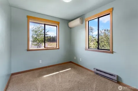 10407 133rd Avenue SE Rainier WA 98576