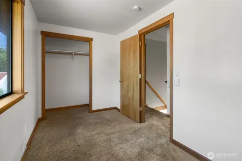 10407 133rd Avenue SE Rainier WA 98576