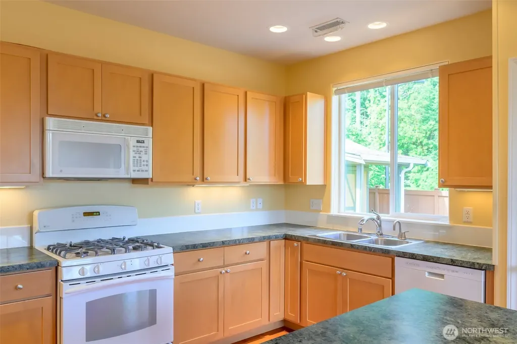4723 Bend Court NE Lacey WA 98516