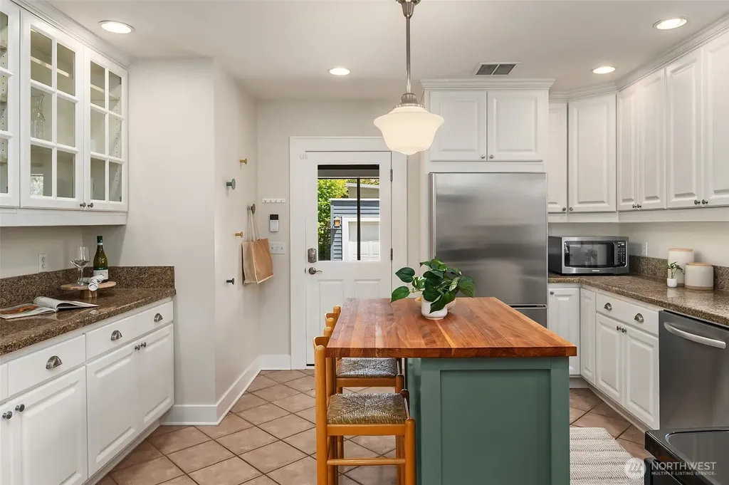 3918 Wallingford Avenue N Seattle WA 98103