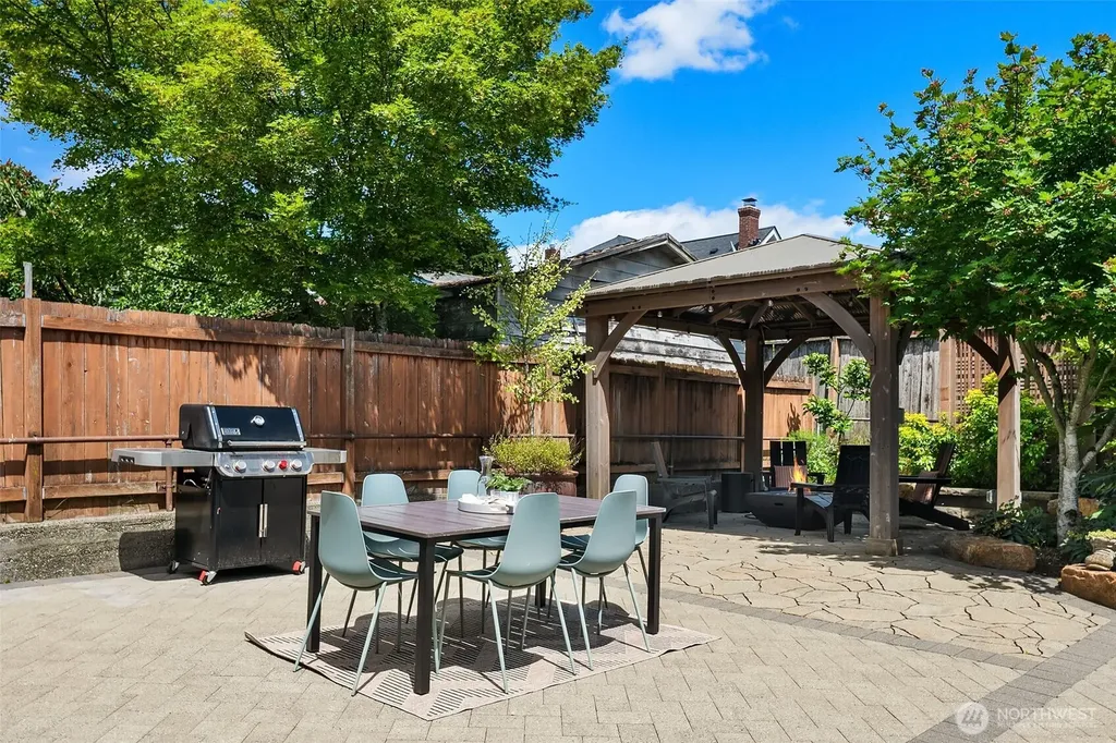 3918 Wallingford Avenue N Seattle WA 98103