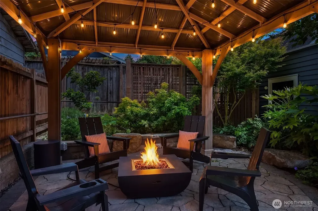 3918 Wallingford Avenue N Seattle WA 98103